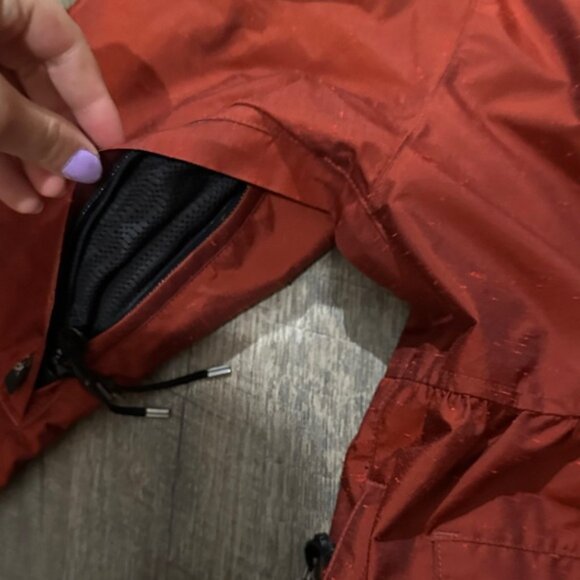 Holden Red Jacket with Black Lining - Picture 4 of 8